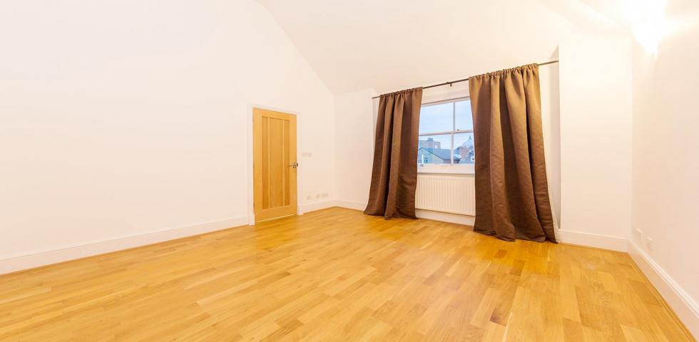 			1 Bedroom, 1 bath, 1 reception Apartment			 Broadhurst Gardens, WEST HAMPSTEAD